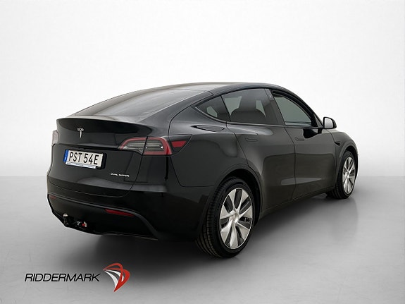 Tesla Model Y 5 of 5