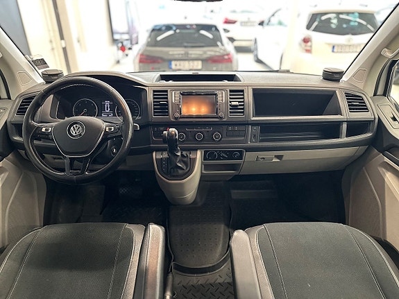 Volkswagen Transporter 9 of 18