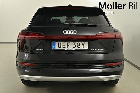 Audi e-tron 9 of 13