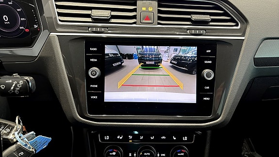 Volkswagen Tiguan 9 of 14