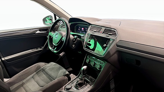 Volkswagen Tiguan 11 of 14