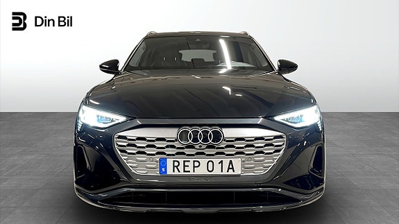 Audi Q8 e-tron 4 of 5