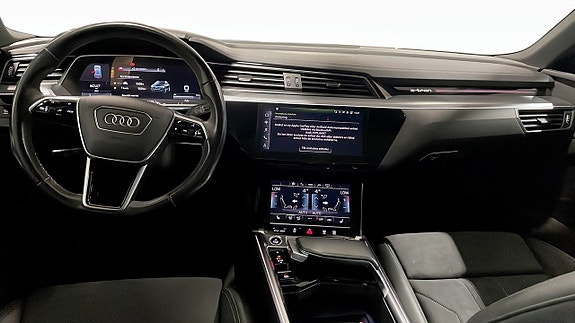 Audi Q8 e-tron 11 of 15