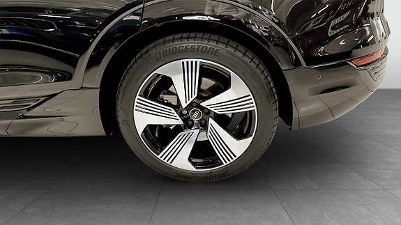 Audi Q8 e-tron 6 of 15