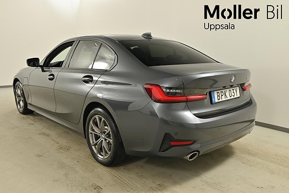 BMW 330e 7 of 11