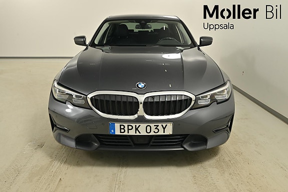 BMW 330e 10 of 11