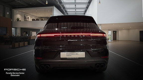 Porsche Cayenne 9 of 14