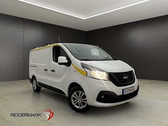 Nissan NV300 3 of 5