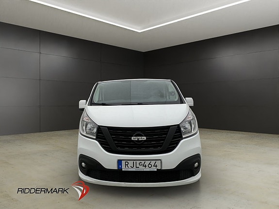 Nissan NV300 5 of 5