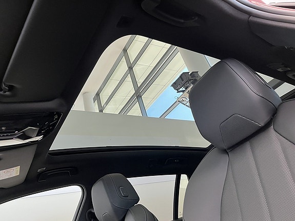 BMW i5 10 of 18