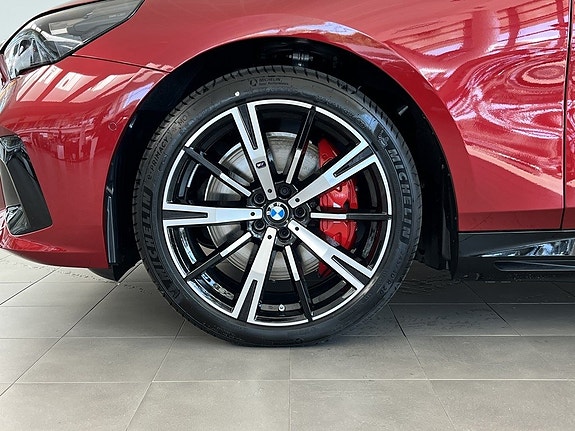BMW i5 4 of 5