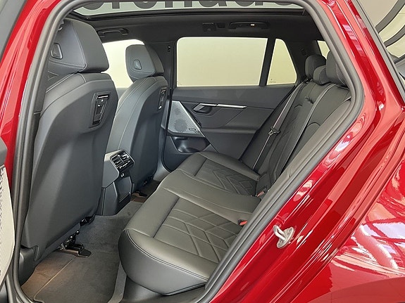 BMW i5 14 of 18
