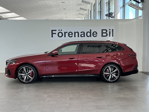 BMW i5 3 of 5