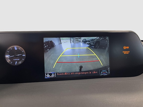 Lexus UX250h 6 of 19