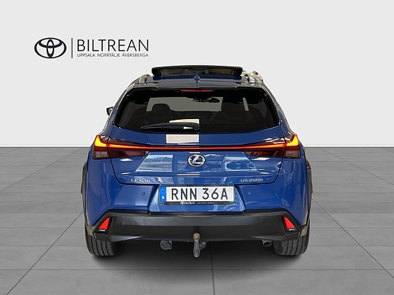 Lexus UX250h 4 of 19