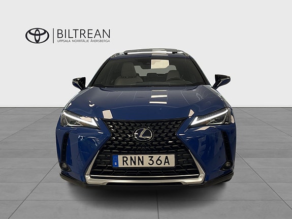 Lexus UX250h 5 of 19
