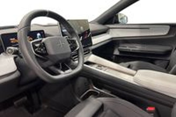 Polestar 4 8 of 10