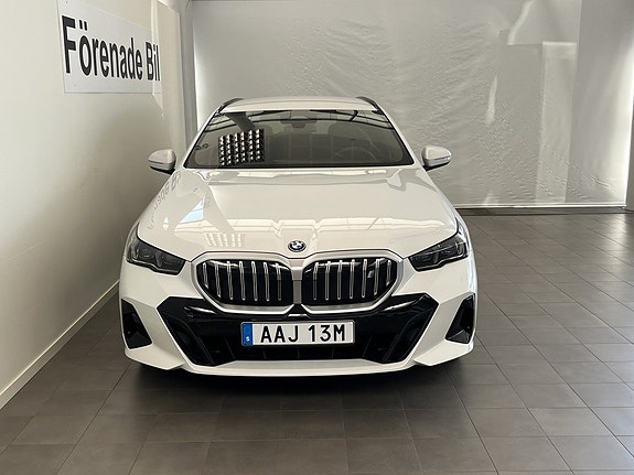 BMW i5 2 of 5