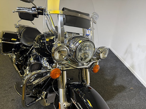Harley-Davidson Road King Classic /FLHR/PRISSÄNKT 7 of 10