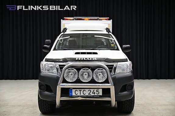Toyota HiLux 18 of 30