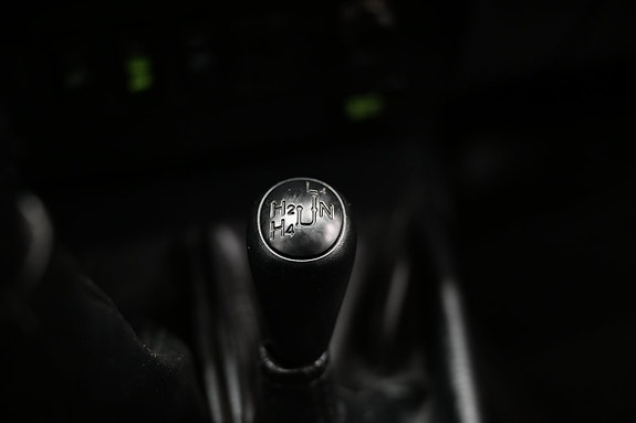 Toyota HiLux 26 of 30