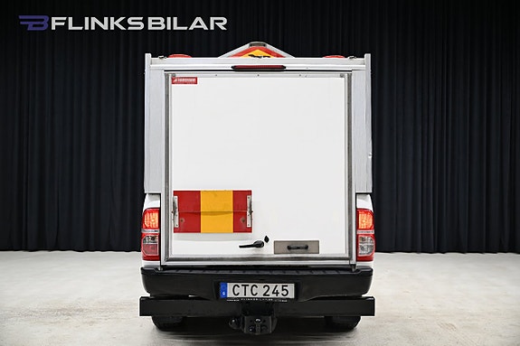 Toyota HiLux 14 of 30