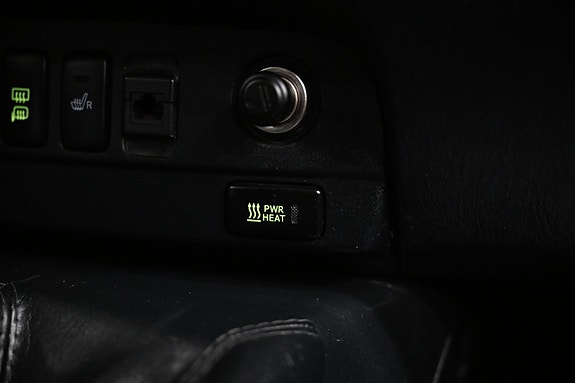 Toyota HiLux 27 of 30