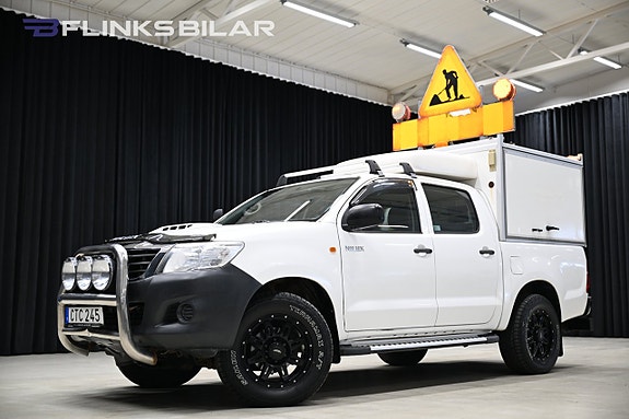 Toyota HiLux 2 of 30