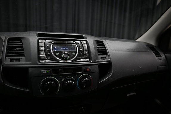 Toyota HiLux 29 of 30