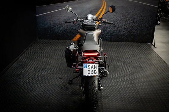 Husqvarna Svartpilen 701 *LeoVince* 4 of 14
