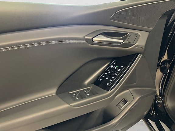 Audi Q6 e-tron 8 of 13