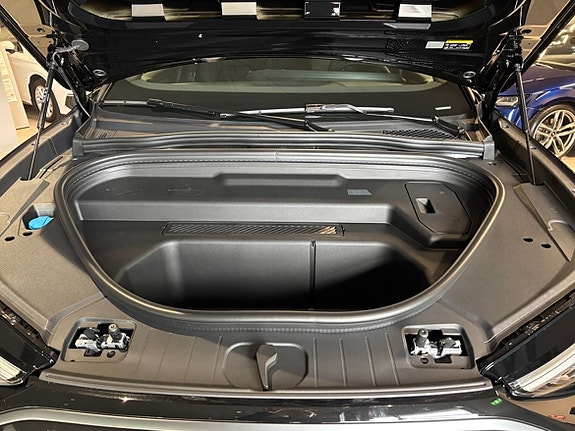 Audi Q6 e-tron 13 of 13