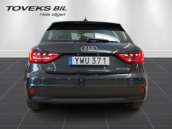 Audi A1 3 of 5