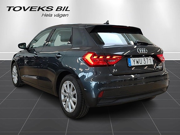 Audi A1 2 of 5
