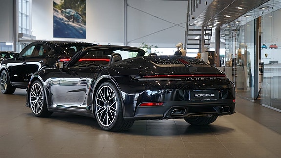 Porsche 911 2 of 5