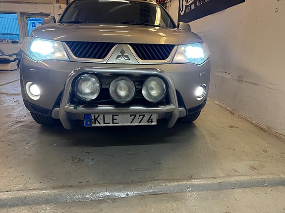 Mitsubishi Outlander 2 of 13