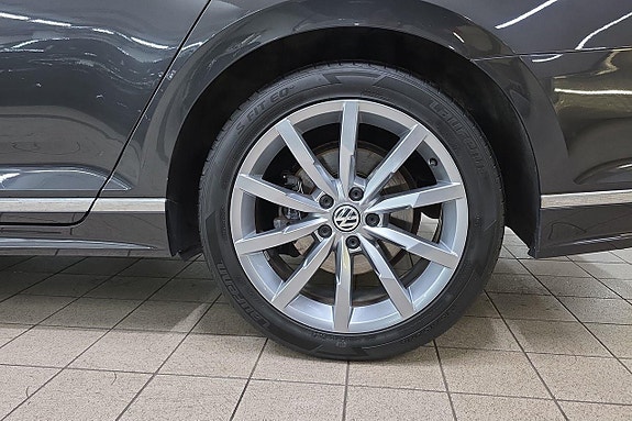 Volkswagen Passat 19 of 20