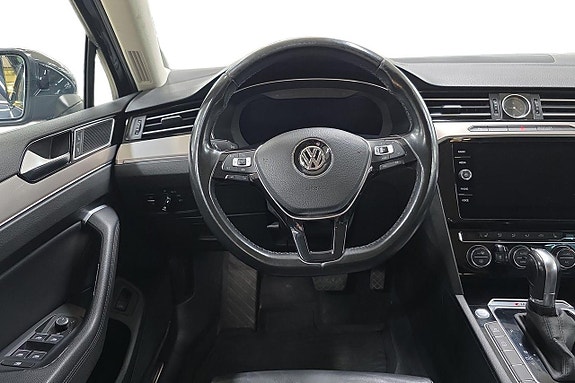 Volkswagen Passat 15 of 20