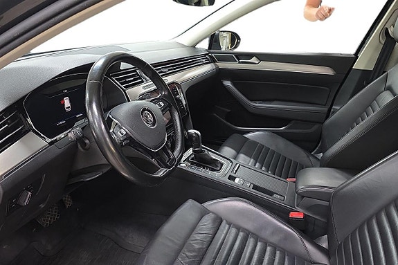 Volkswagen Passat 12 of 20