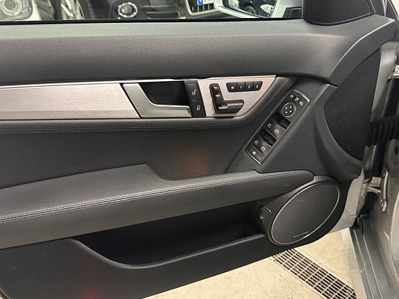 Mercedes-Benz C350 7 of 25