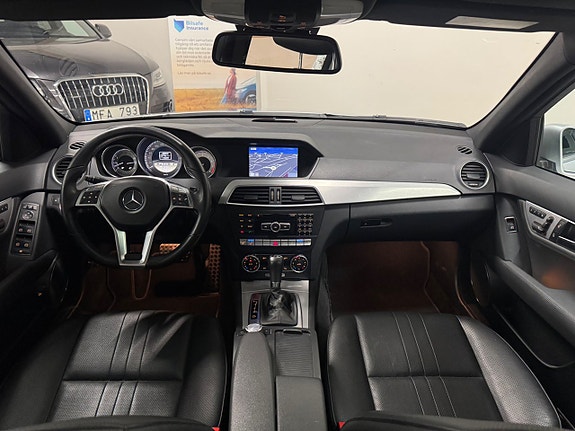 Mercedes-Benz C350 11 of 25
