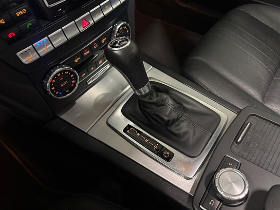 Mercedes-Benz C350 15 of 25