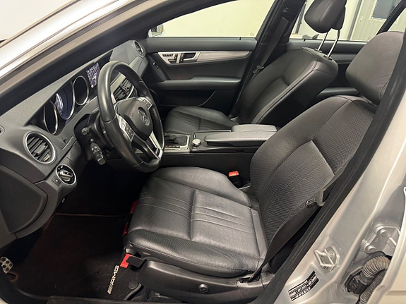 Mercedes-Benz C350 9 of 25