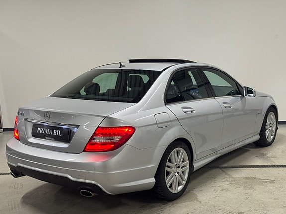 Mercedes-Benz C350 4 of 5
