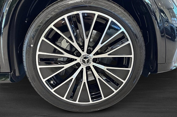 Mercedes-Benz GLC400 5 of 5