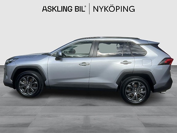 Toyota RAV4 3 of 5
