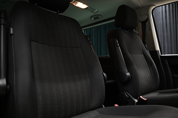 Volkswagen Caravelle 9 of 30
