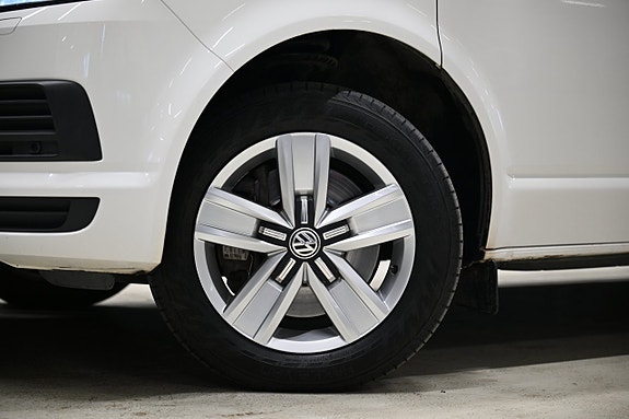 Volkswagen Caravelle 3 of 30