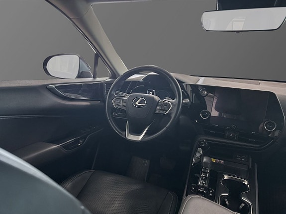 Lexus NX350h 10 of 11