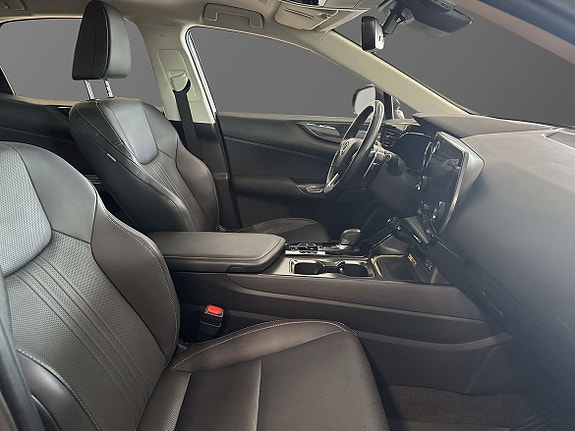 Lexus NX350h 7 of 11